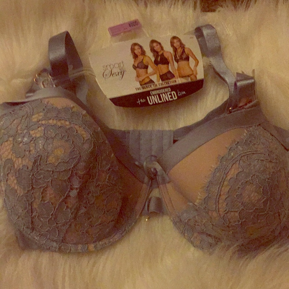 Embroidered the unlined bra